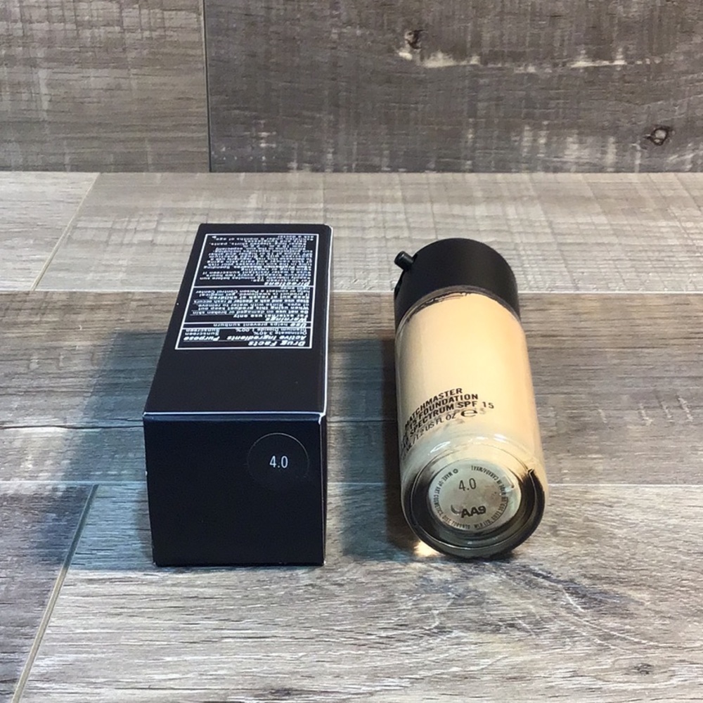 MAC - Matchmaster SPF 15 Foundation - Picture 7 of 10